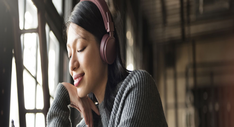 Roger Waters receives backlash for Anne Frank mention during Germany concert